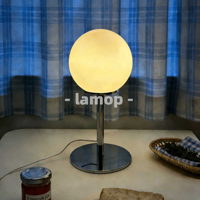 Melkwitte massieve globe chrom - Desk Lamp recensie en prijs